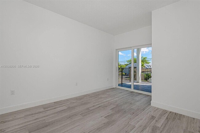 Foto del edificio - 635 NW 30th Ave