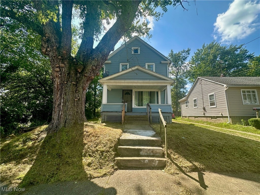 2302 9th St SW Akron, OH 44314 – photo 1