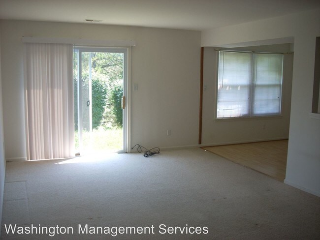 Foto del edificio - 323 Charles St