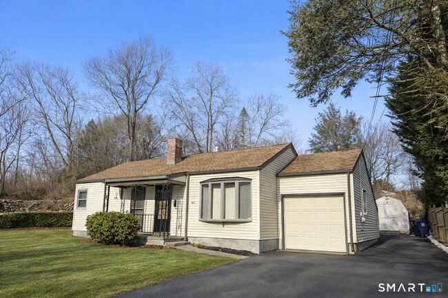 Foto del edificio - 355 Broadbridge Rd