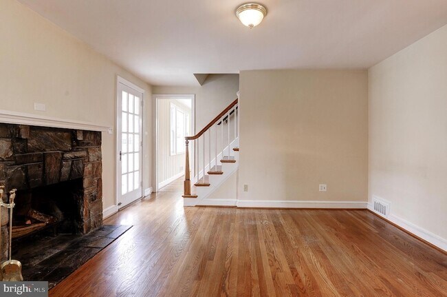 Foto del edificio - 1300 N Taylor St