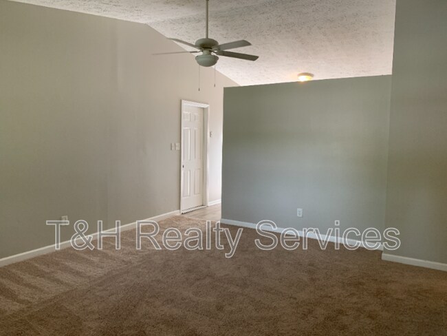 Building Photo - 6125 Epperson Dr