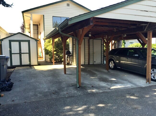 Foto del edificio - 328 Burnett Ave N