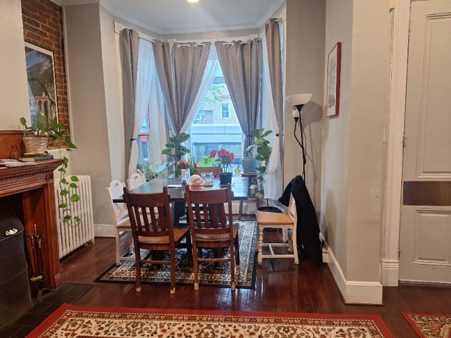 Foto del edificio - 633 8th St NE