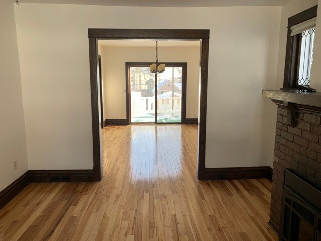 comedor formal - 1818 E 7th St