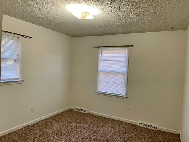 Foto del edificio - 139 Deer Creek Dr