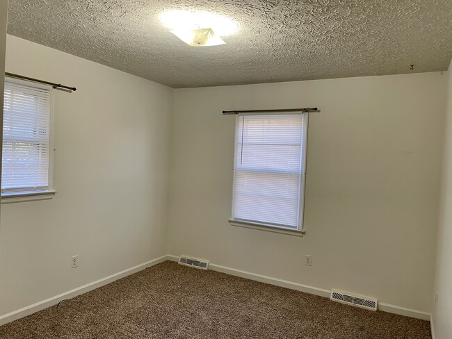 Building Photo - 139 Deer Creek Dr