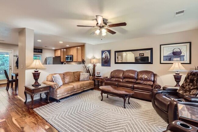 Building Photo - Updated 4-Bedroom with Serene Outdoor Spac...
