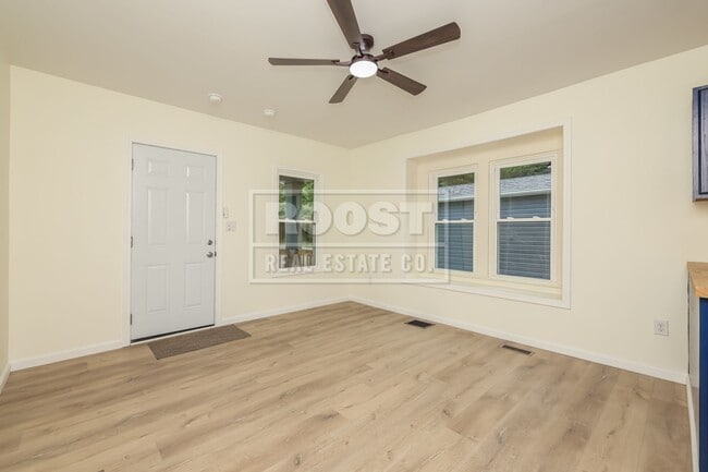 Building Photo - Four Bedroom Two Bath Single Family Home!