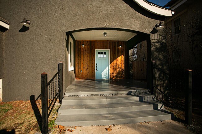 Foto del edificio - 1329 NW 19th St