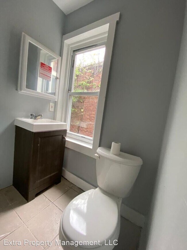 Building Photo - 3 br, 1 bath House - 31 S Logan Ave