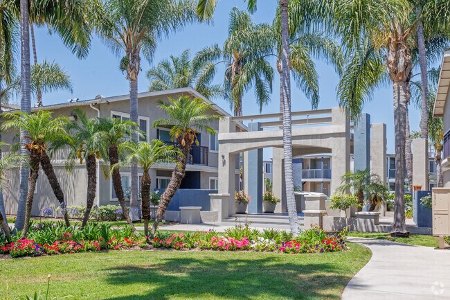 Patio - Park Avenue Apartments