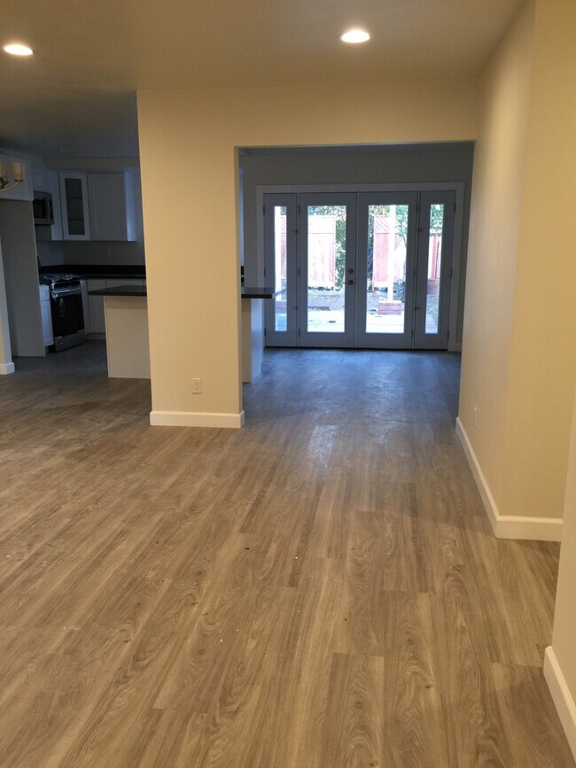 Building Photo - 11330 Baird Ave