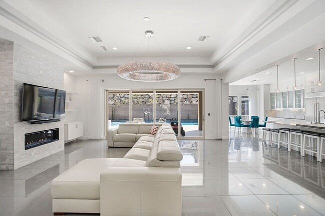 Foto del edificio - Single Story Pool Home In Reverence Guard Gated Community
