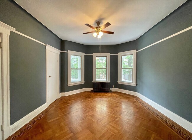 Building Photo - Ditmas Park 3+BR gem