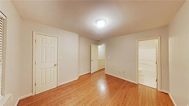 Foto del edificio - 1485 Cove Creek Cir
