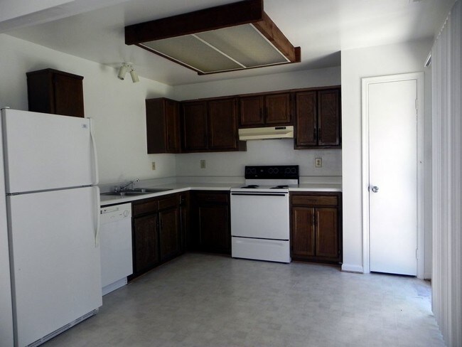 Building Photo - 819 Chimney Hill Pky