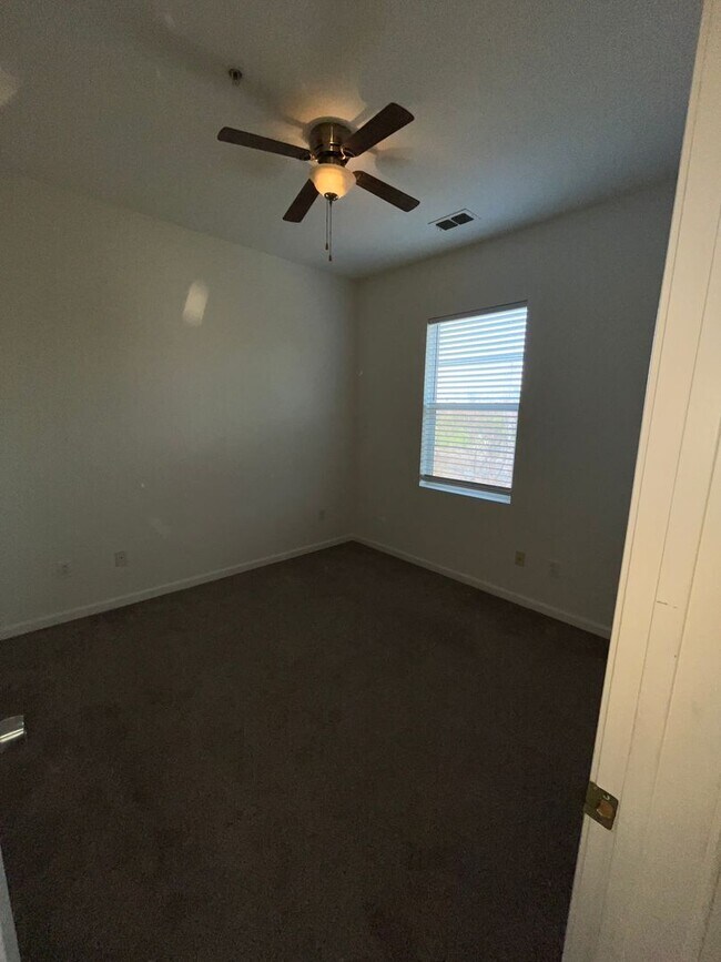 Building Photo - 4BR|2.5BA Townhome w/Water |Sewer |Garbage...