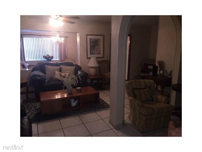 Foto del edificio - 3 br, 2 bath House - 1036 SW 68th Ct