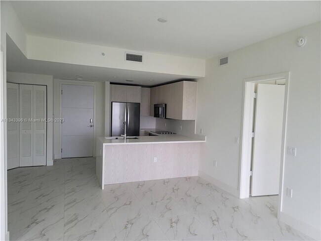 Foto del edificio - 2000 Metropica Wy