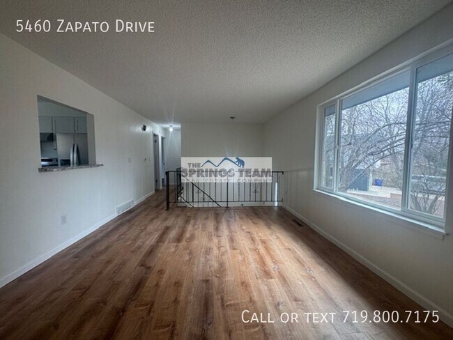 Foto del edificio - 5460 Zapato Dr