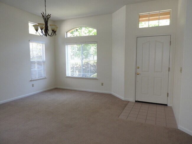 Foto del edificio - 154 Elkins Cir