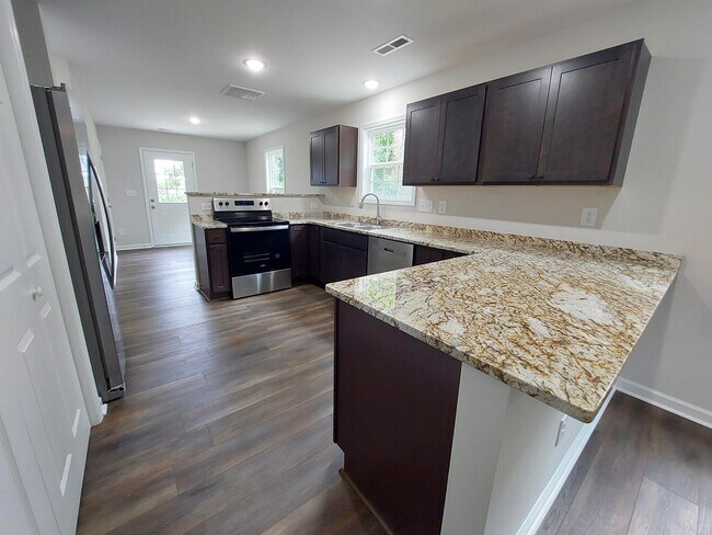 Foto del edificio - 709 E 9th St