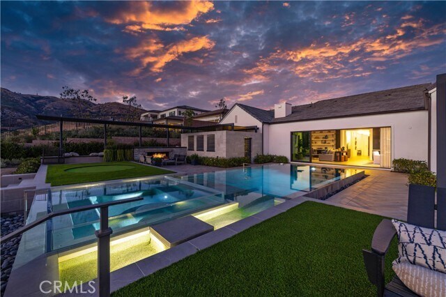Foto del edificio - 12401 Ridgeline Rd