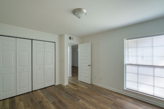 Interior Photo - Golden Gate Townhomes