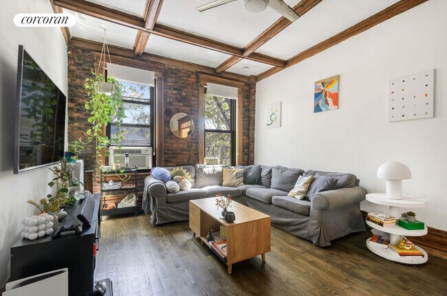 Foto del edificio - 385 Monroe St