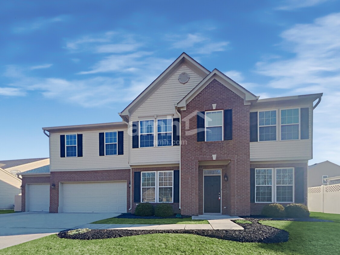 4157 S Woodtrail Lane House Rental in New Palestine, IN
