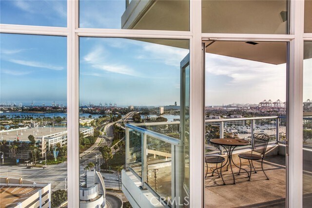 Foto del edificio - 411 W Seaside Way