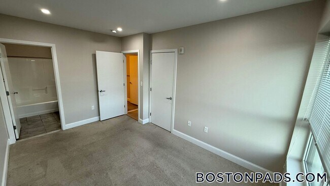 Foto del edificio - 75 S Main St