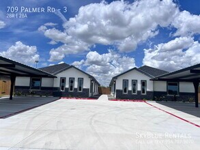 Building Photo - 709 Palmer Rd