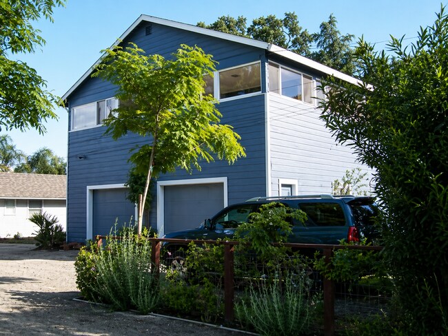 Foto del edificio - 829 Hunt Ave