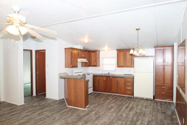 Building Photo - 2937 Claysville Rd