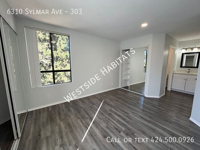 Foto del edificio - 6310 Sylmar Ave