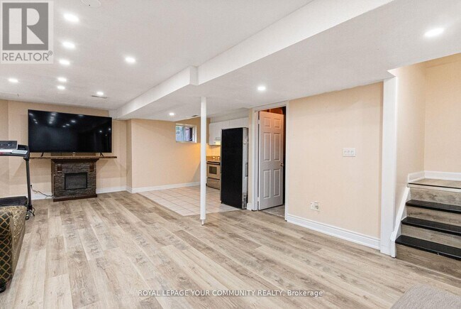 Building Photo - 36 Umbria Crescent