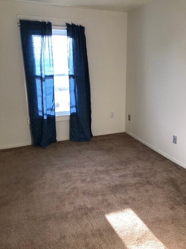 Dormitorio 2 - 1301 Jerome St