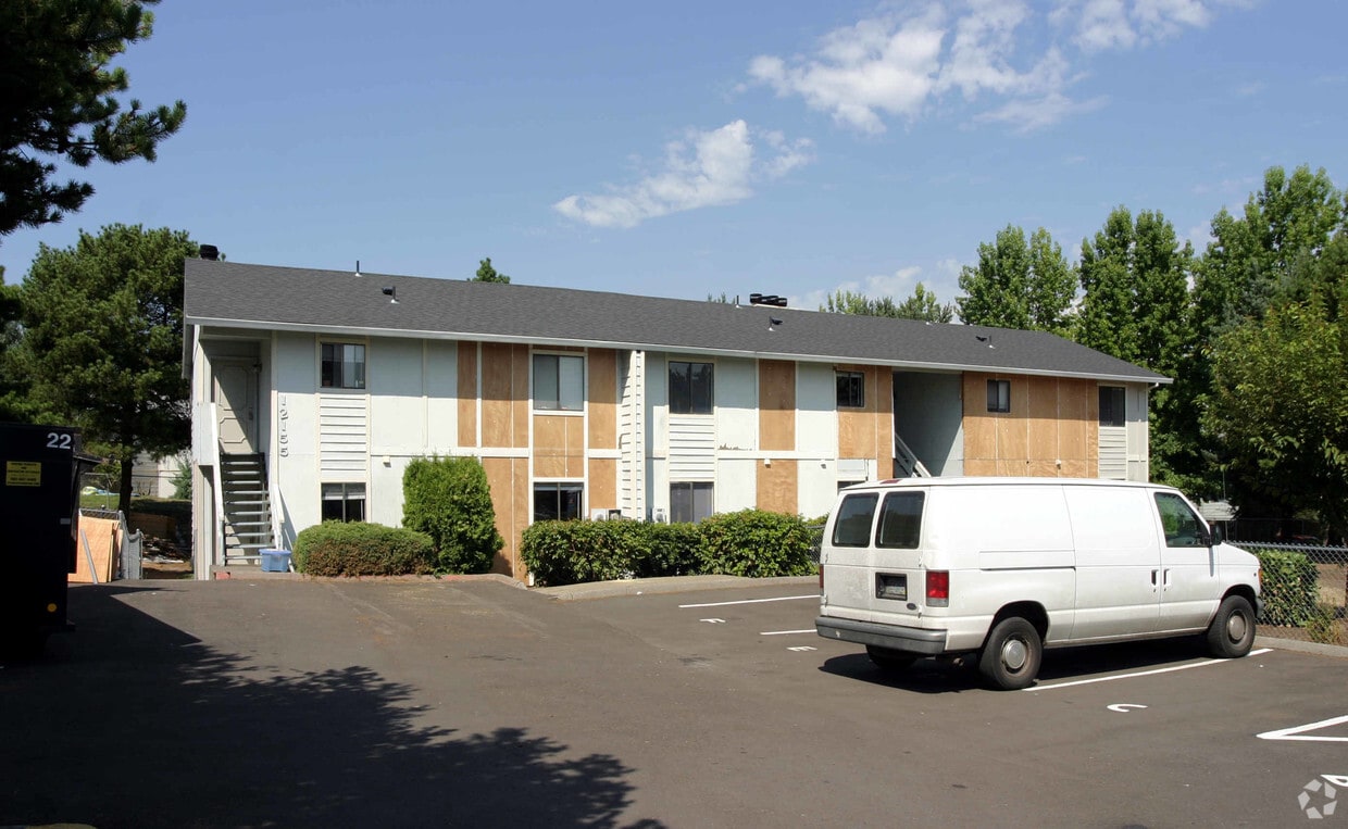 Foto principal - 12080-12155 SW Spur Ct