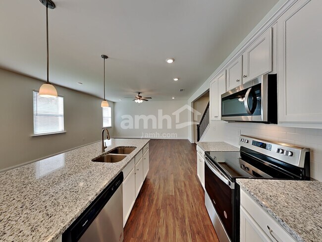 Building Photo - 842 Headland Wy