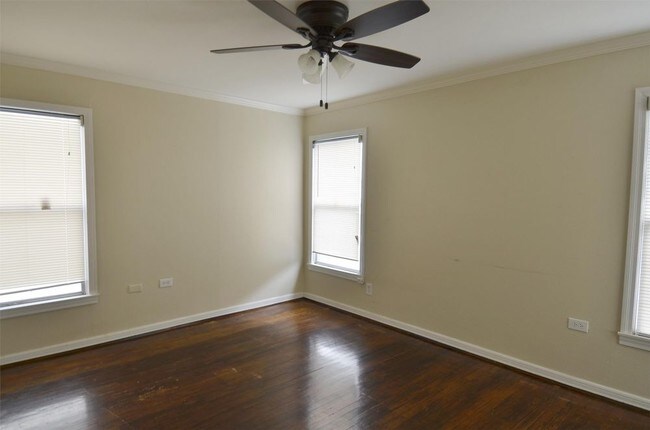 Building Photo - 2823 Columbus Avenue - 1