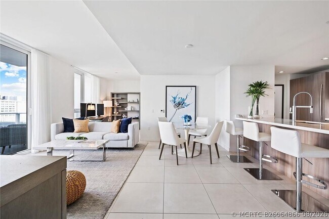Foto del edificio - 401 N Birch Rd