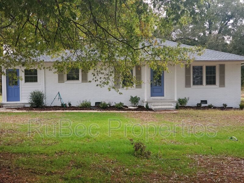 Foto principal - 15640 Ewart Rd