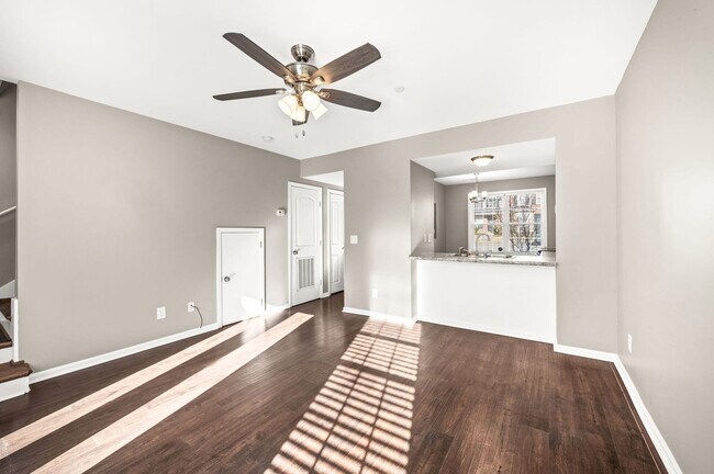 Foto del edificio - 7213 Rosemary Ct