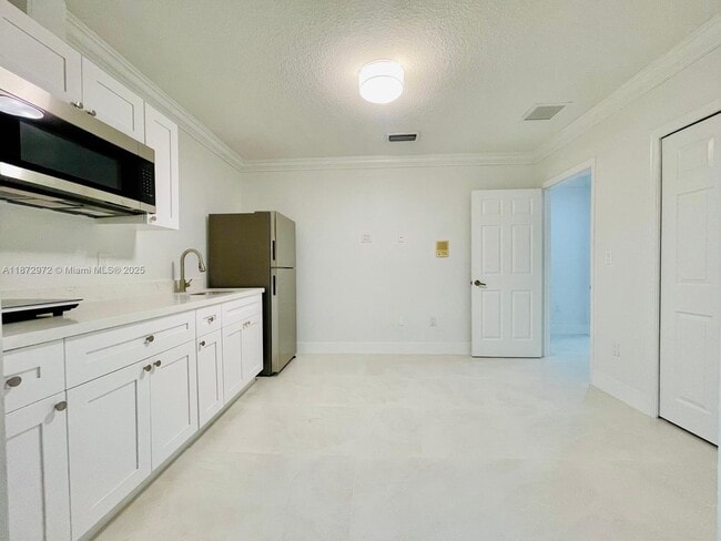 Building Photo - 3105 SW 143rd Ct