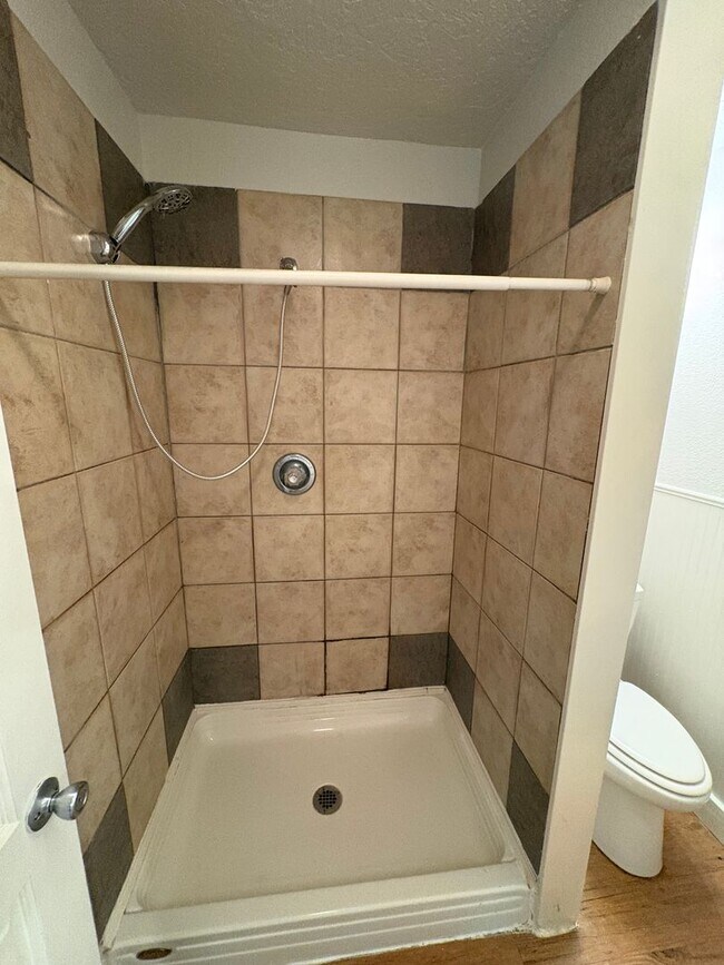 Foto del edificio - Private Suites in a Beautiful Shared Home Near UNC & Coffee Shops