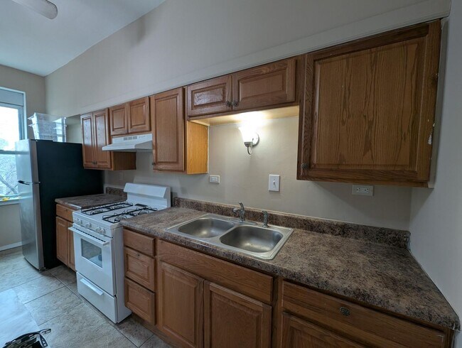 Foto del edificio - 3517 Giles Ave