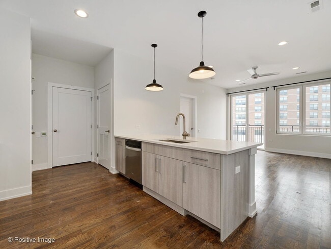 Foto del edificio - 4428 N Sheridan Rd