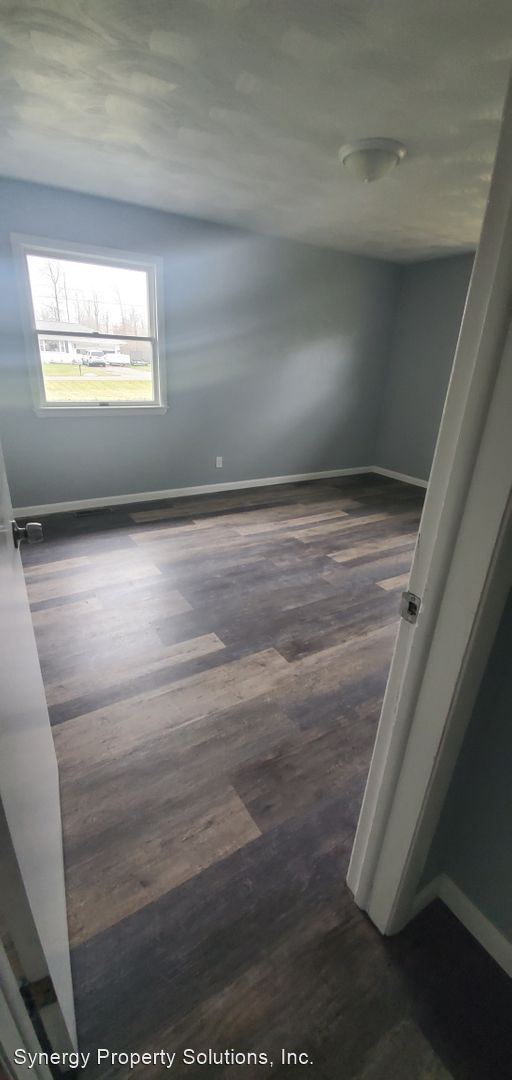 Building Photo - 3 br, 1 bath House - Lor-Kay Dr 1641